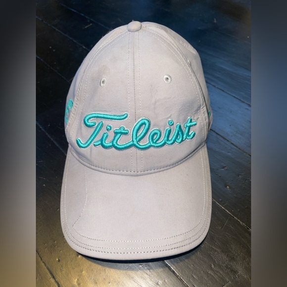 Titleist Light Gray Cap with Aqua Logo - Picture 1 of 4